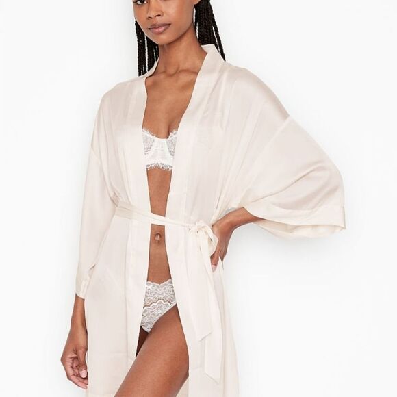 VICTORIAS Secret Satin Bridal Robe - Picture 4 of 4